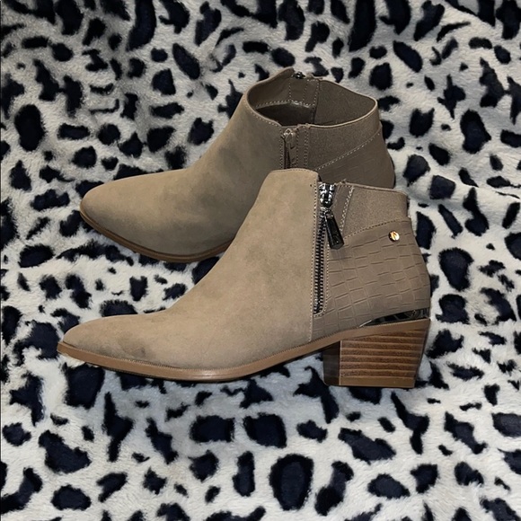 Simply Vera Vera Wang Shoes - Simply Vera Vera Wang tan booties